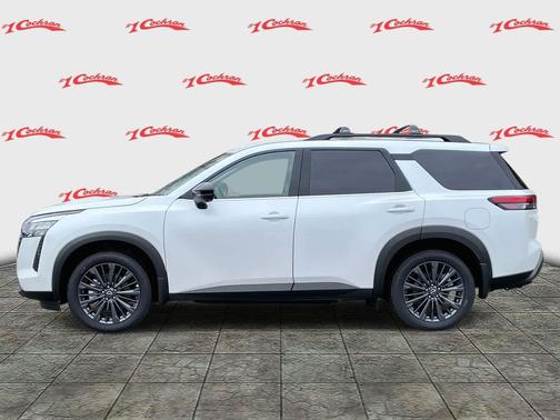 Everest White Pearl Tricoat 2026 Nissan Pathfinder SL