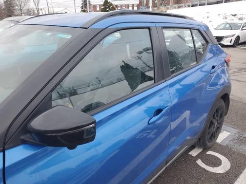 2023 Nissan Kicks SR