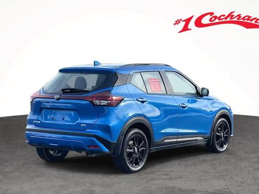 2023 Nissan Kicks SR