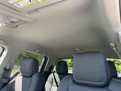 Glacier White 2026 Nissan Frontier SV