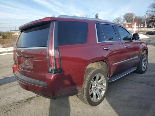 2017 Cadillac Escalade Luxury
