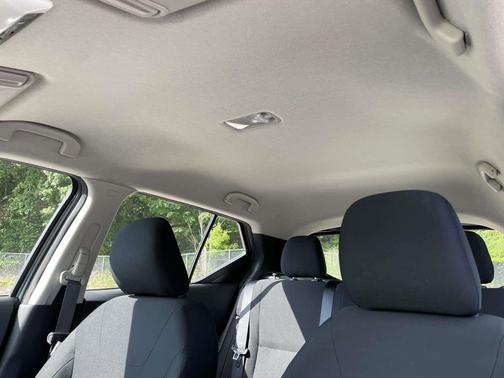 Gun Metallic 2023 Nissan Kicks S