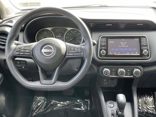 Gun Metallic 2023 Nissan Kicks S
