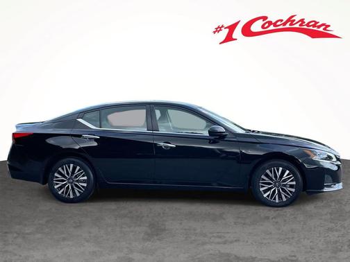 Super Black 2023 Nissan Altima 2.5 SV