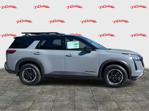 Boulder Gray Pearl/Super Black 2026 Nissan Pathfinder Rock Creek