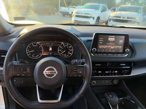 Pearl White Tricoat 2021 Nissan Rogue SV