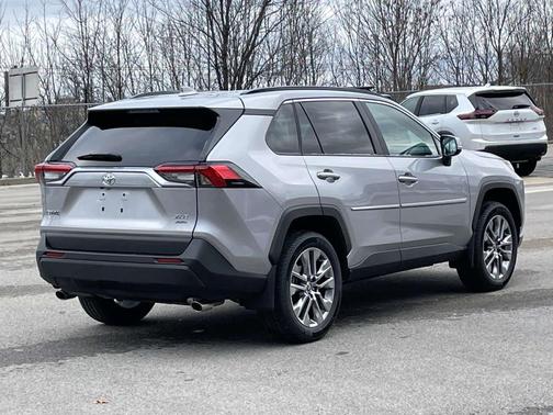 2025 Toyota RAV4 XLE Premium