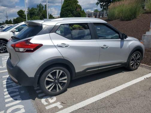 Brilliant Silver 2018 Nissan Kicks SR