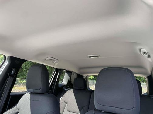 Alpine White Clearcoat 2019 Jeep Renegade Upland