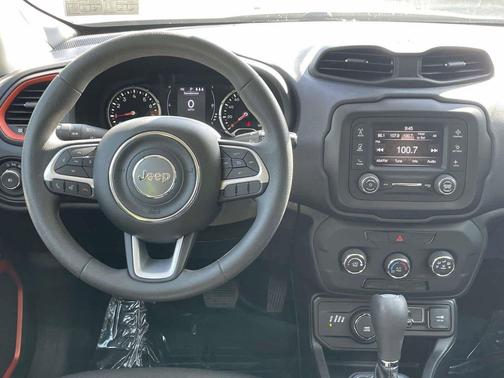 Alpine White Clearcoat 2019 Jeep Renegade Upland