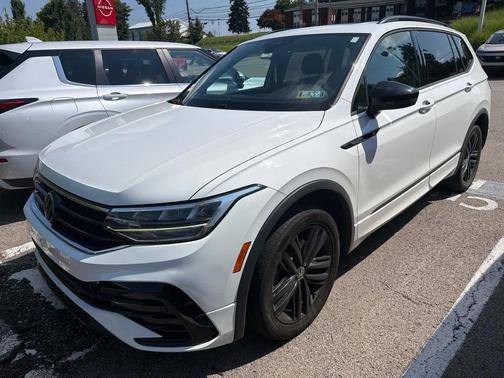 Pure White 2022 Volkswagen Tiguan 2.0T SE R-Line Black 4MOTION
