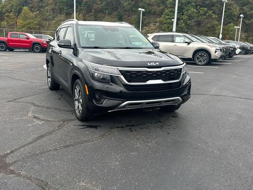Cherry Black 2023 Kia Seltos EX