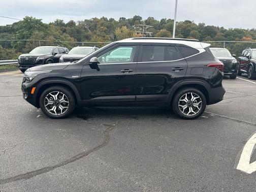 Cherry Black 2023 Kia Seltos EX