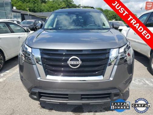 2024 Nissan Pathfinder SV