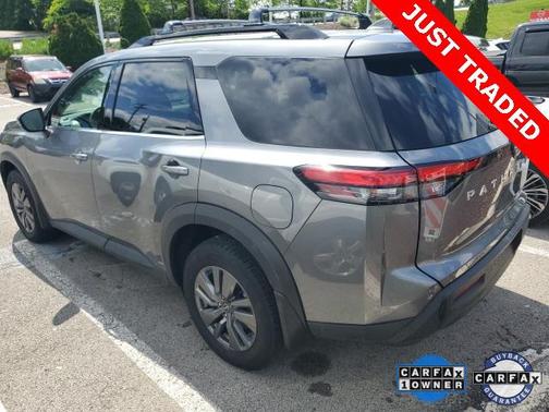 2024 Nissan Pathfinder SV