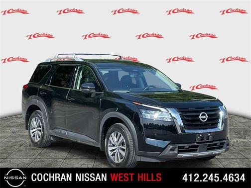 2023 Nissan Pathfinder SL