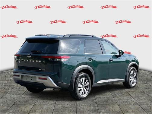 2022 Nissan Pathfinder SL