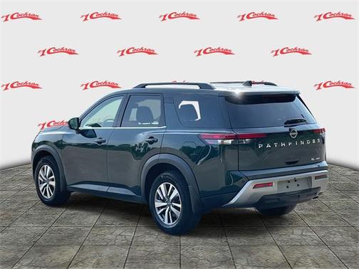 2022 Nissan Pathfinder SL