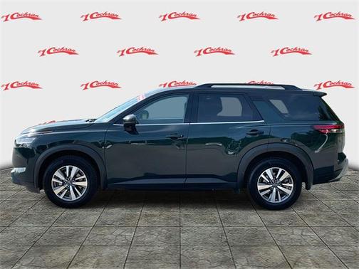 2022 Nissan Pathfinder SL