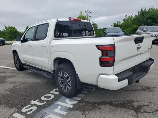 Glacier White 2022 Nissan Frontier SV