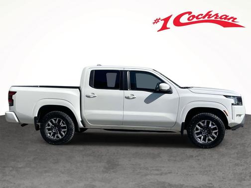 Glacier White 2022 Nissan Frontier SV
