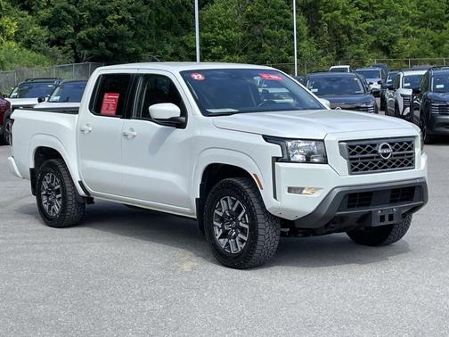 Glacier White 2022 Nissan Frontier SV
