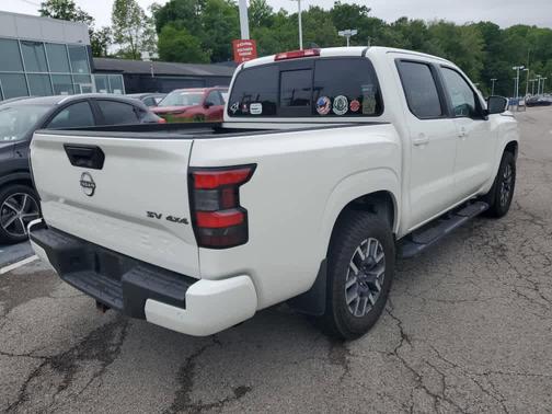 Glacier White 2022 Nissan Frontier SV