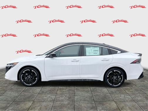 Aspen White Tricoat/Super Black 2026 Nissan Sentra SR