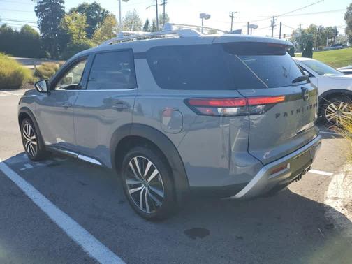 2024 Nissan Pathfinder Platinum 4WD