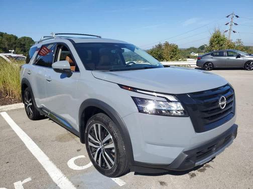 2024 Nissan Pathfinder Platinum 4WD