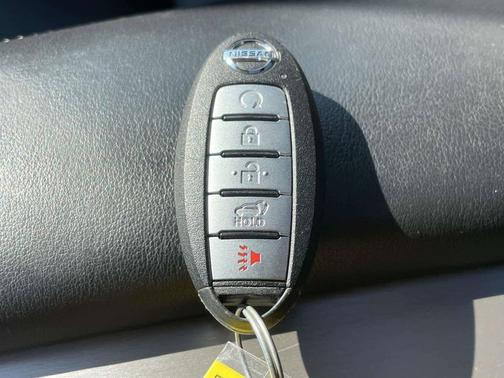 Magnetic Black Pearl 2019 Nissan Murano SL