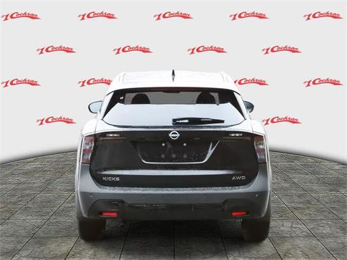 2025 Nissan Kicks SR