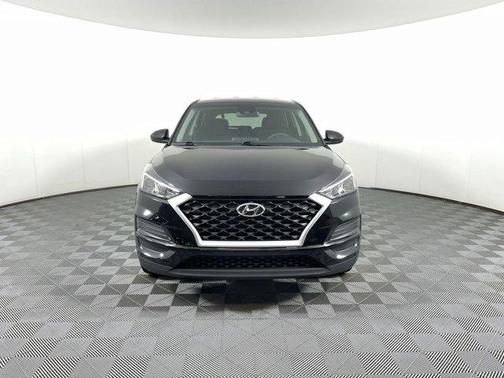 Photo 2 of 32 of 2021 Hyundai Tucson SE