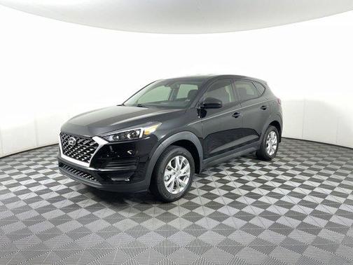 Photo 3 of 32 of 2021 Hyundai Tucson SE