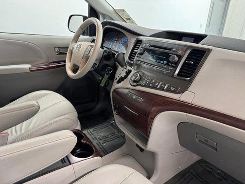 2014 Toyota Sienna L