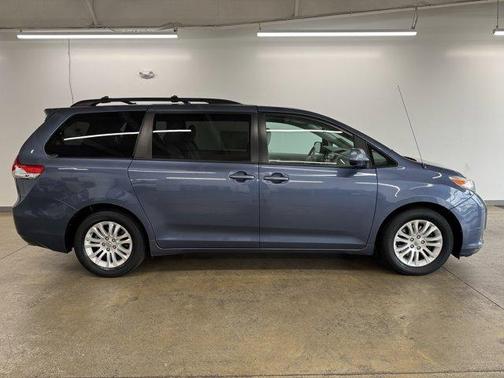 2014 Toyota Sienna L