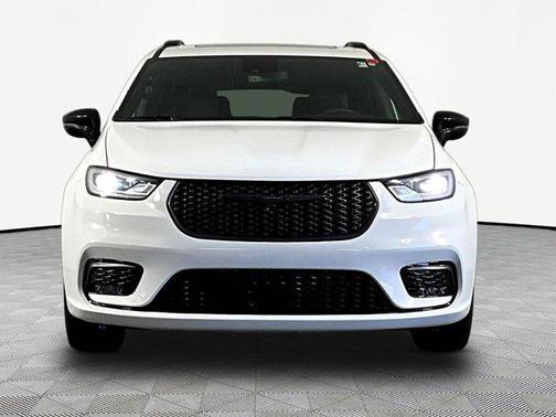 Bright White Clearcoat 2025 Chrysler Pacifica Limited