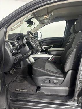 2017 Nissan Titan SV