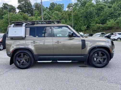Pangea Green Metallic 2020 Land Rover Defender 110 HSE