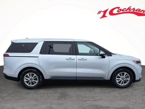 2023 Kia Carnival LX