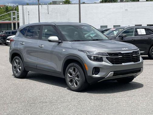 Steel Gray 2024 Kia Seltos LX