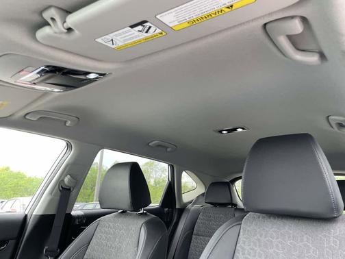Clear White/Black Roof 2026 Kia Seltos S