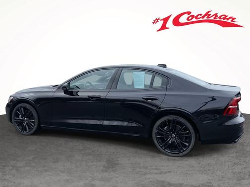 2022 Volvo S60 T5 Momentum