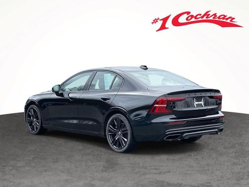 2022 Volvo S60 T5 Momentum