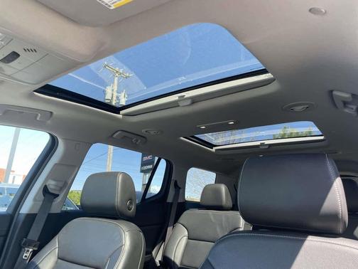 Summit White 2023 GMC Acadia AWD SLT