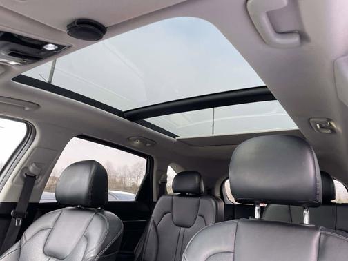 Wolf Gray 2022 Kia Sorento SX