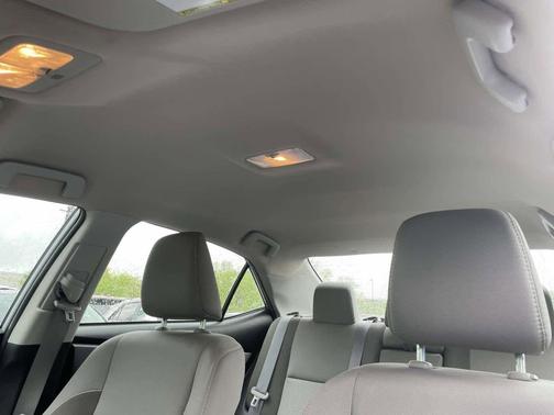Classic Silver Metallic 2017 Toyota Corolla LE