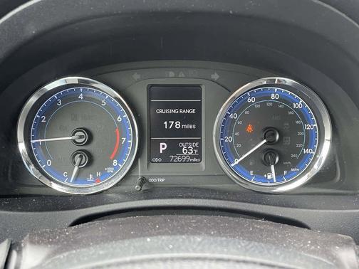 Classic Silver Metallic 2017 Toyota Corolla LE