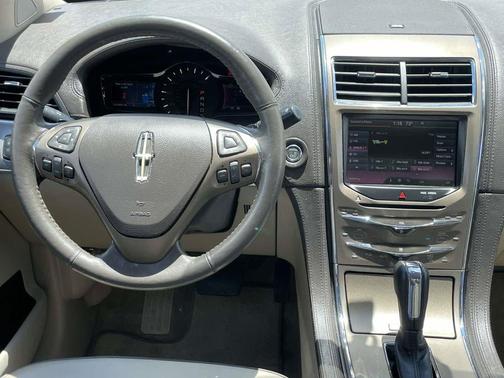 White Platinum Metallic Tri-Coat 2014 Lincoln MKX Base
