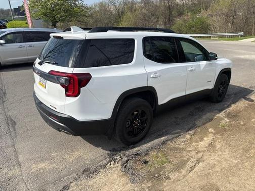2023 GMC Acadia AWD AT4